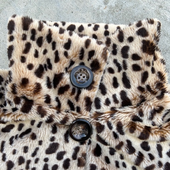 American Rag Leopard Faux Fur Jacket with pockets. - Picture 4 of 5
